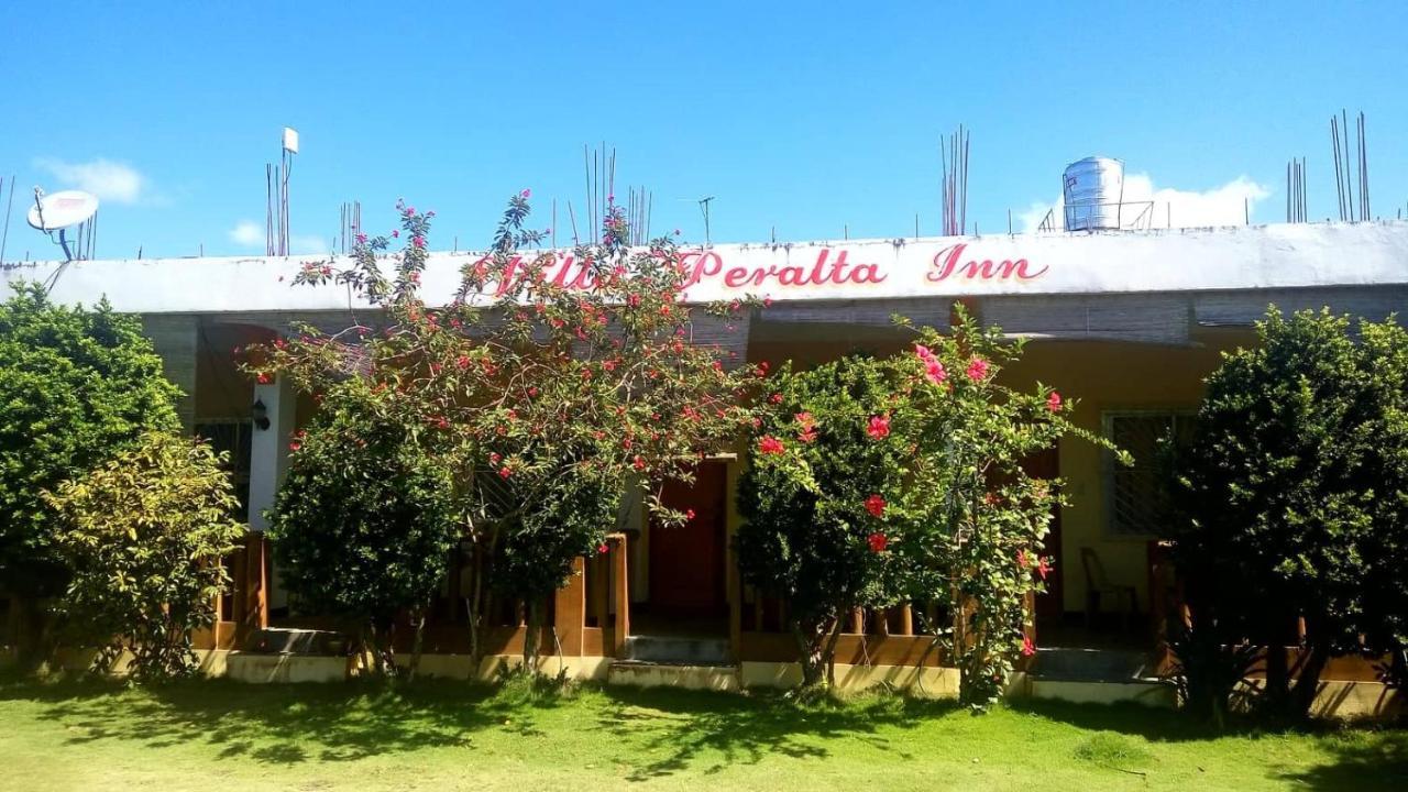 Villa Peralta Inn Donsol Esterno foto