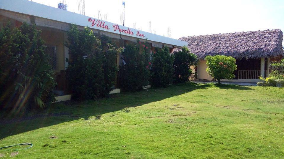 Villa Peralta Inn Donsol Esterno foto